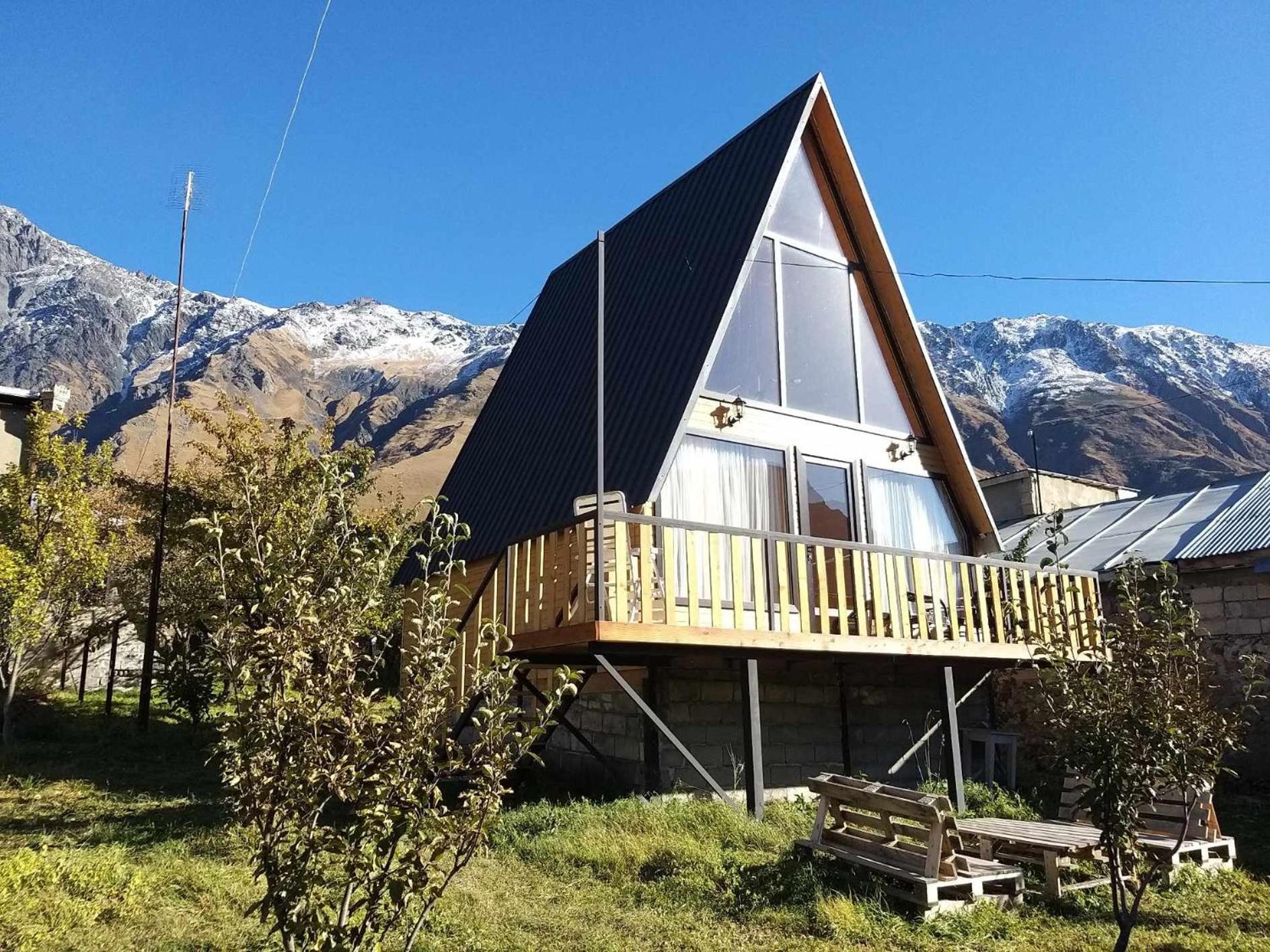 Emotion Kazbegi Stepantsminda Exterior foto
