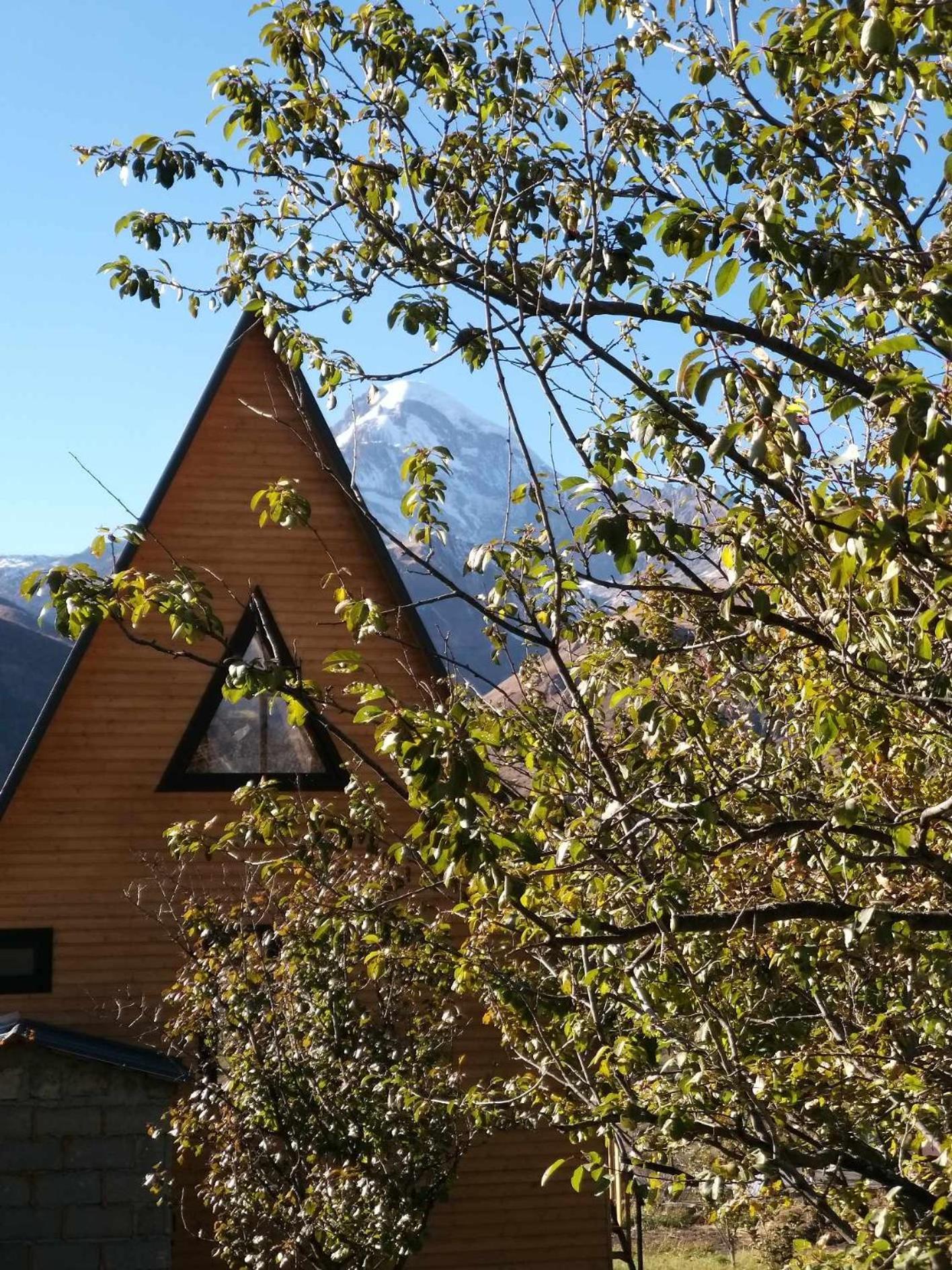 Emotion Kazbegi Stepantsminda Exterior foto