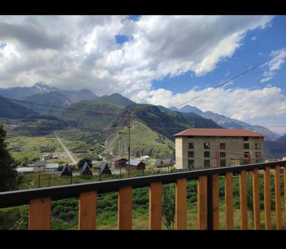 Emotion Kazbegi Stepantsminda Exterior foto