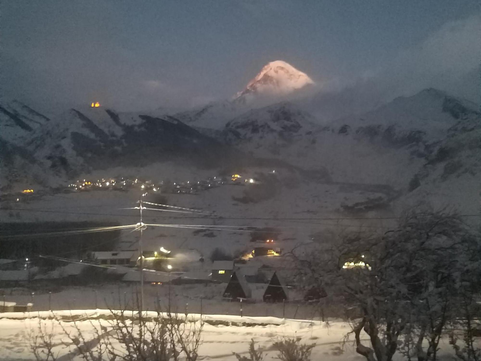 Emotion Kazbegi Stepantsminda Quarto foto