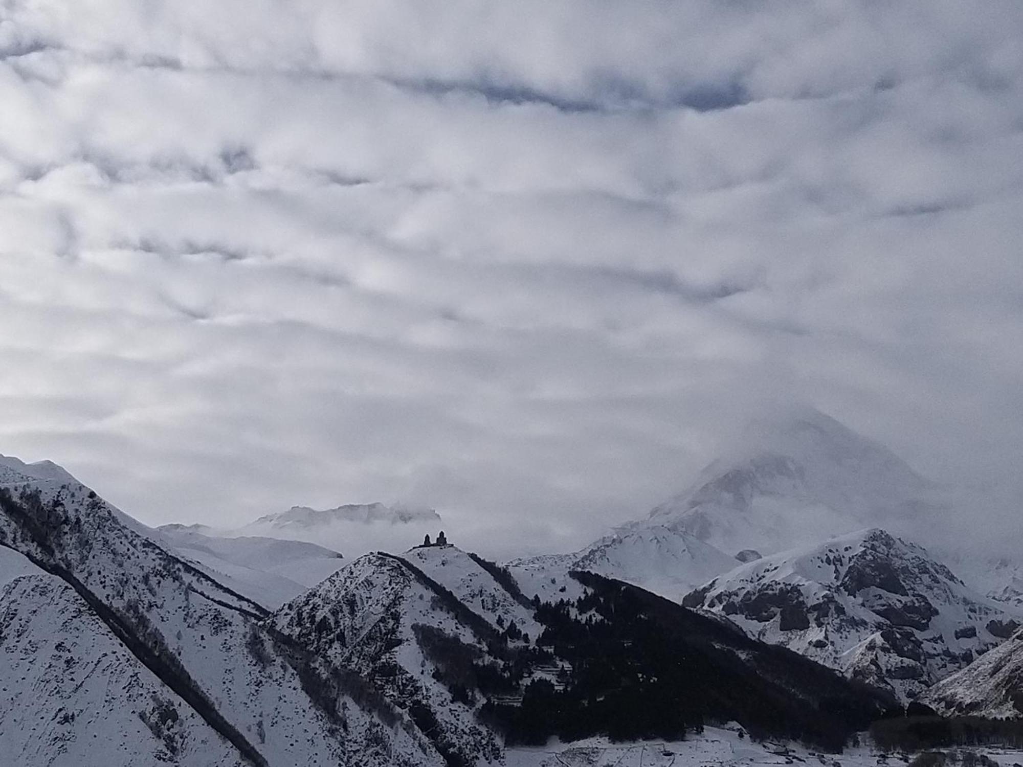 Emotion Kazbegi Stepantsminda Quarto foto