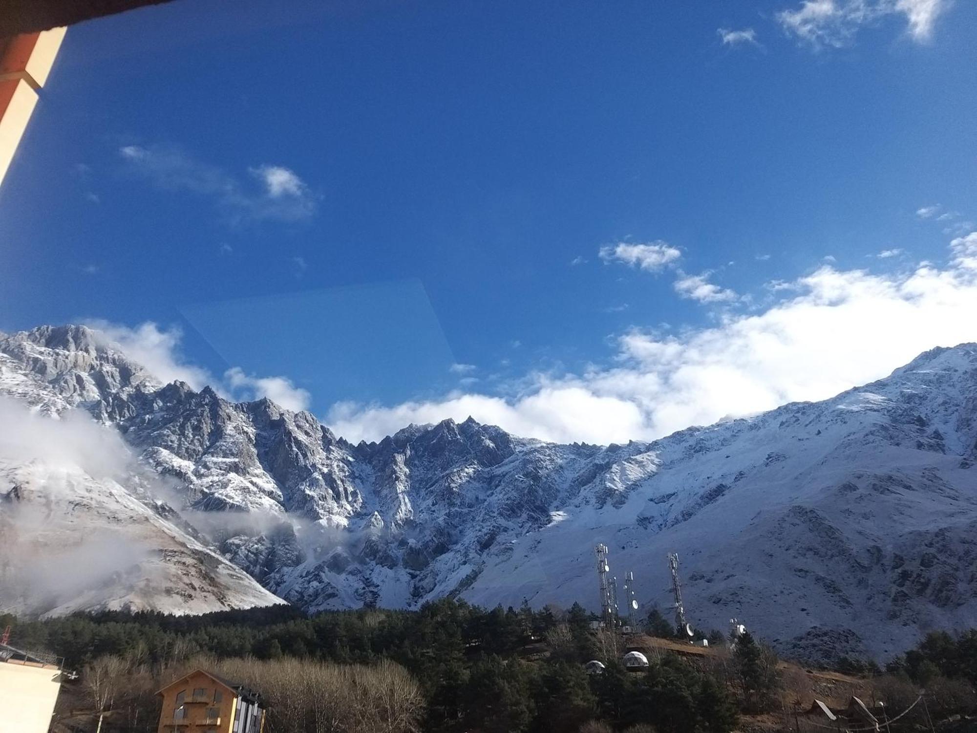 Emotion Kazbegi Stepantsminda Quarto foto