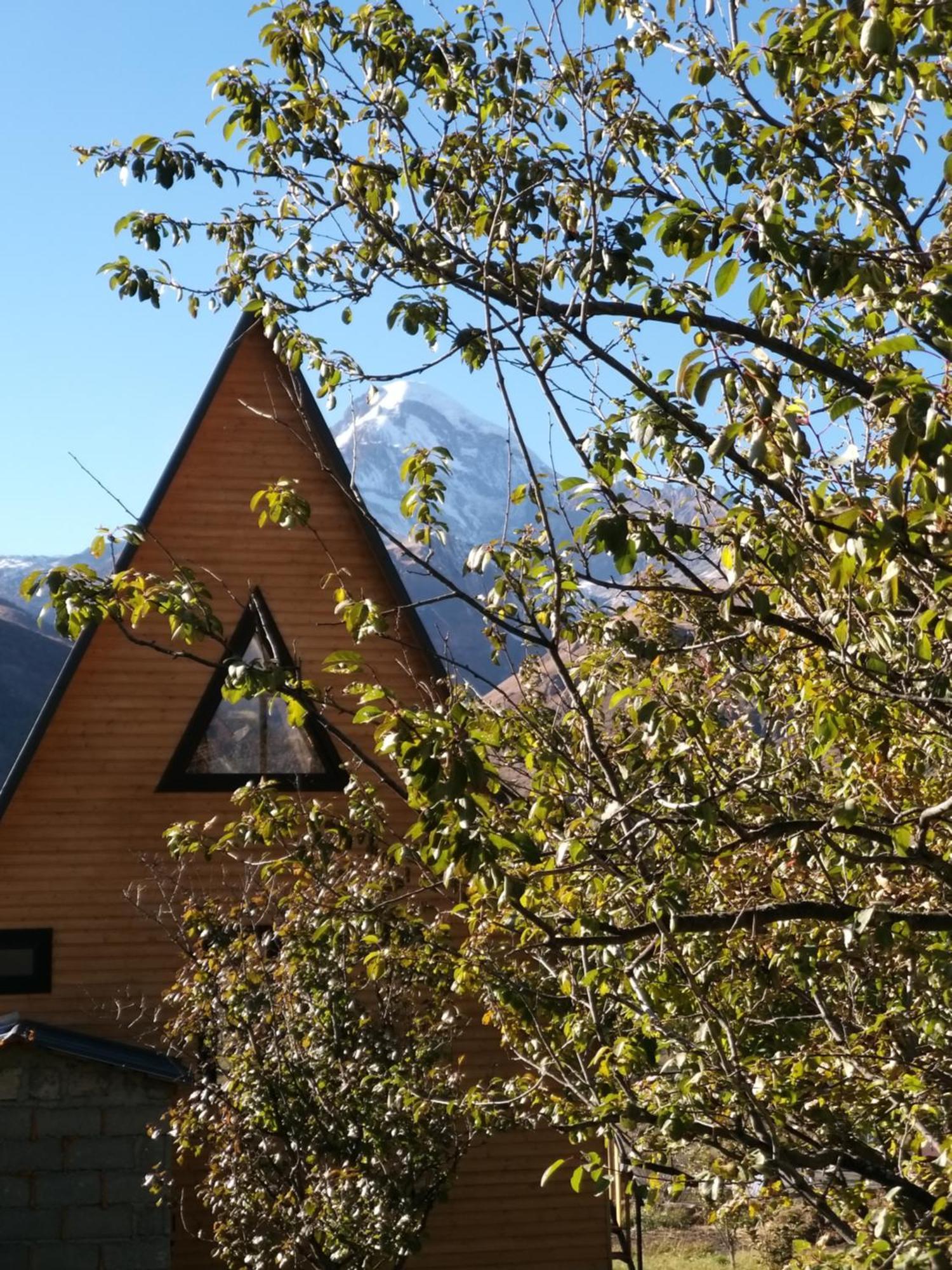 Emotion Kazbegi Stepantsminda Quarto foto